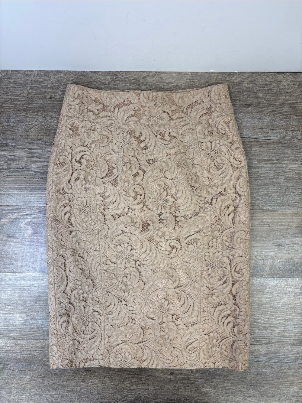 Burberry London Beige Floral Lace Pencil Skirt US 6 Made in Italy